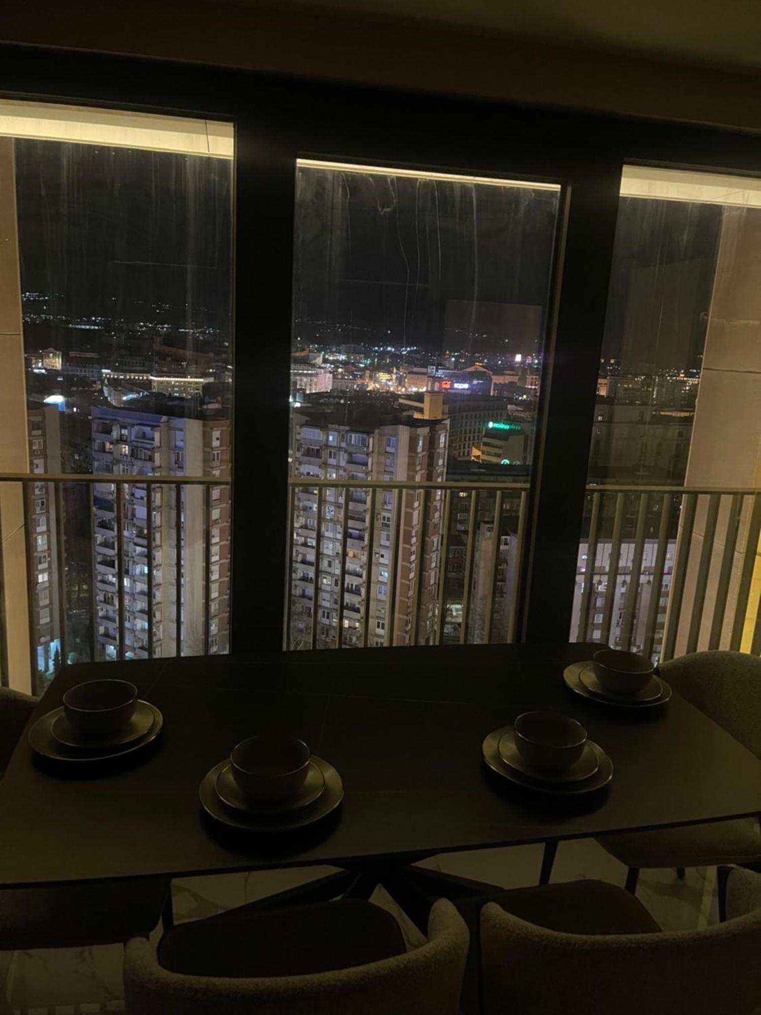180° View Apartment In Diamond Building Skopje Luaran gambar