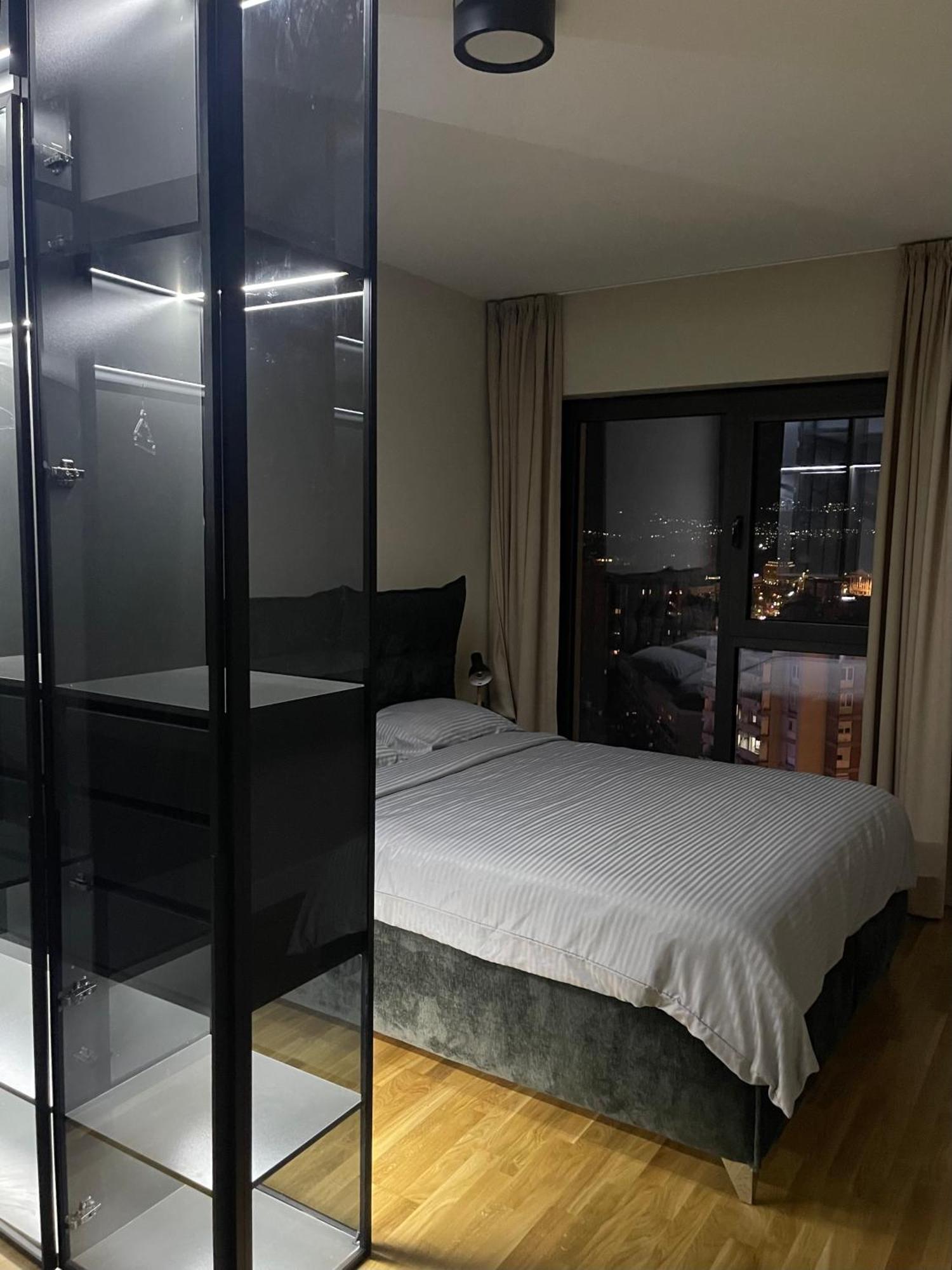 180° View Apartment In Diamond Building Skopje Luaran gambar